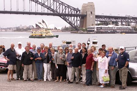 Friendship Rally 2005 participants group photo at the Sydney finish