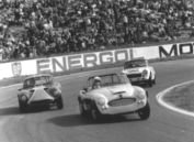 Same Healey 3000 - the 'black & white' car - at Oran Park in 1969. Look at the size of the crowd!